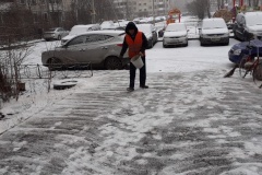 Коммунальные службы Фрунзенского района вышли на борьбу со снегопадом