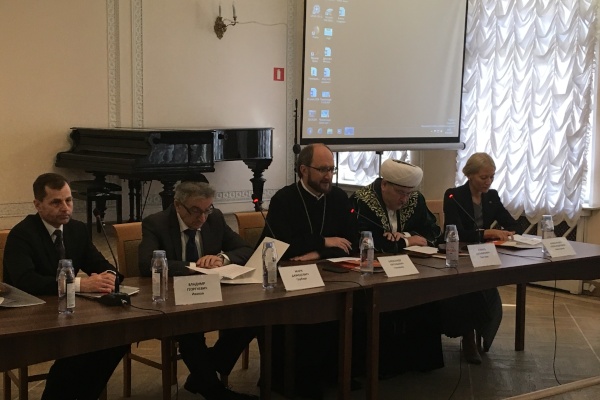 Круглый стол по социальному служению