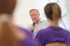 Александр Беглов пообщался со старшеклассниками и педагогами из Мариуполя