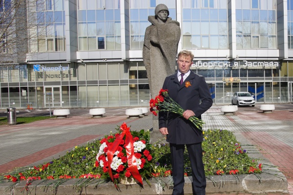 Возложение цветов к памятникам Героям Советского Союза