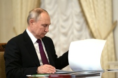 Александр Беглов доложил Владимиру Путину о социально-экономическом развитии Петербурга и важнейших городских проектах
