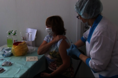 В офисе компании «Воздушные Ворота Северной Столицы» сотрудников вакцинируют от коронавируса