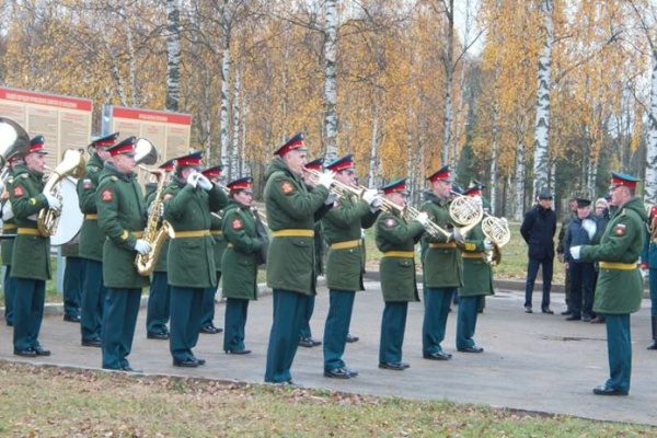 80 десятиклассников Невского района приняли участие в общегородском празднике «День призывника»
