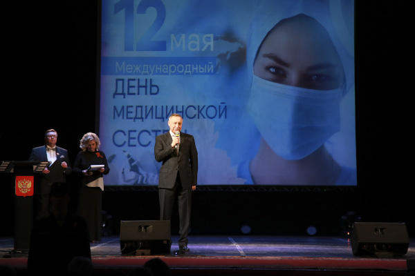 Поздравление петербургских медсестер с профессиональным праздником