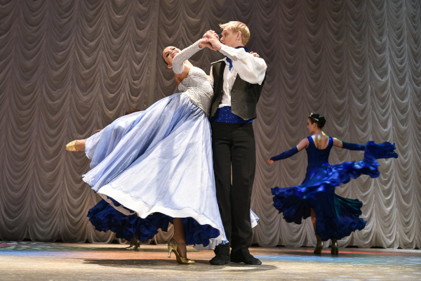  В Кронштадтском Дворце молодежи состоялся III Фестиваль молодежного современного танца «Волна успеха».  