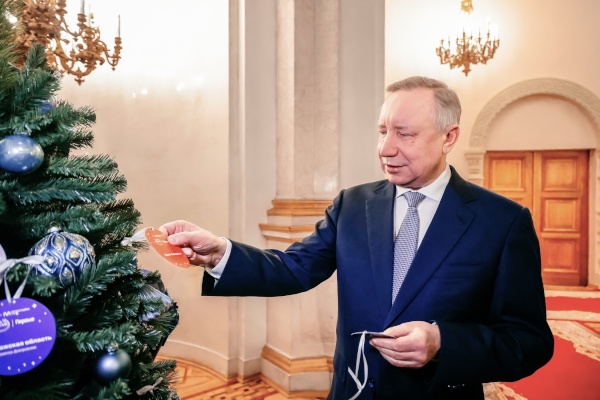 Александр Беглов принял участие во всероссийской благотворительной акции «Елка желаний»