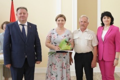 Семье Калининского района вручена медаль «За любовь и верность»