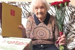 Жительница Невского района отпраздновала 100-летний юбилей