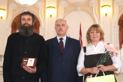 Семья Кировского района награждена «За заслуги в воспитании детей»