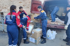 Сбор гуманитарной помощи в Калининском районе для граждан, вынужденно покинувших территорию Донецкой и Луганской Народных Республик