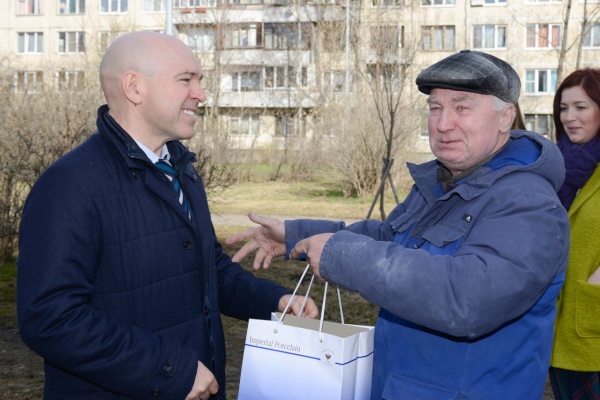 Константин Серов поздравил с 70-летием хозяина нашумевшей голубятни