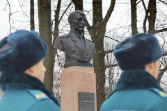 Подвиг героя Николая Майданова вспоминали в Московском парке Победы