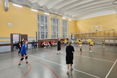 В Центральном районе прошли первые игры районного этапа волейбольного турнира «Серебряный мяч»