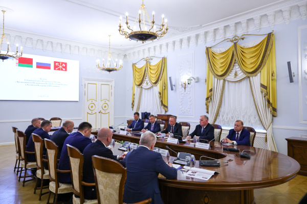 Рабочая встреча с Чрезвычайным и Полномочным Послом Республики Беларусь в Российской Федерации Александром Рогожником