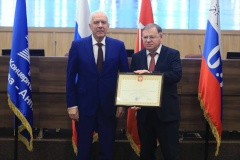 Обуховский завод наградили почетным знаком РФ