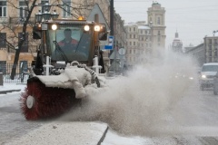 Сегодня Центральный район убирают 98 единиц уборочной техники ГУДП Центр