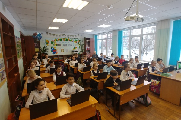 Школы района получили новое компьютерное оборудование