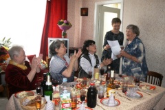 Жительницу Кировского района поздравили со 100-летним юбилеем