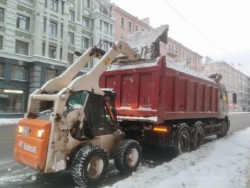 С территории Петроградского района вывезено 2 232 м³ снежных масс