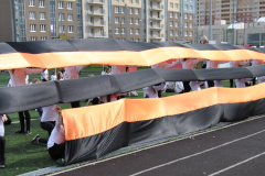 Школьники Приморского района провели памятный флешмоб