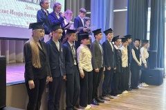 В гимназии № 406 Пушкинского района состоялось посвящение 43 учеников десятого класса в юные Курчатовцы