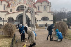 В Новодевичьем монастыре прошел субботник