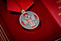Александр Беглов вручил государственные награды и поощрения Президента выдающимся спортсменам и деятелям культуры Петербурга