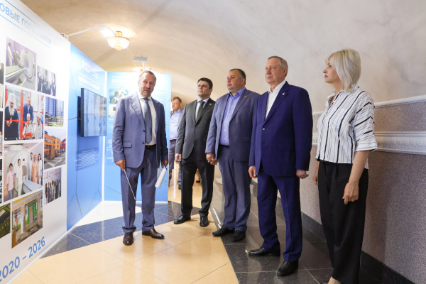 Выставка достижений Василеостровского района