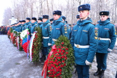 На Серафимовском кладбище состоялась церемония возложения цветов в память о погибших пожарных