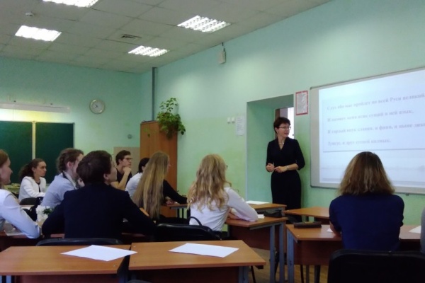 Учителя Фрунзенского района поделились профессиональными находками на городском фестивале педагогических идей
