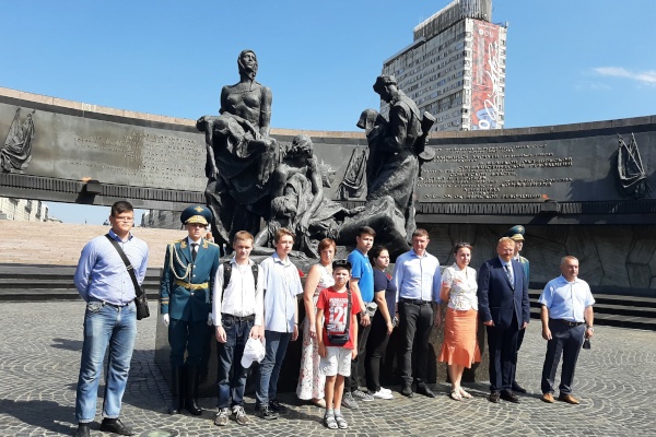 Делегация из Кировского района приняла участие в торжественно-траурной церемонии