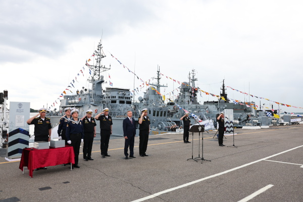 Вручение личному составу Ленинградской военно-морской базы Благодарности Губернатора Санкт‑Петербурга