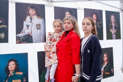 В Кронштадте представили фотовыставку «Жена Героя»