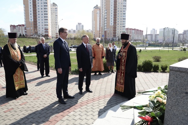 Александр Беглов осмотрел строящийся в Минске храм преподобного Сергия Радонежского