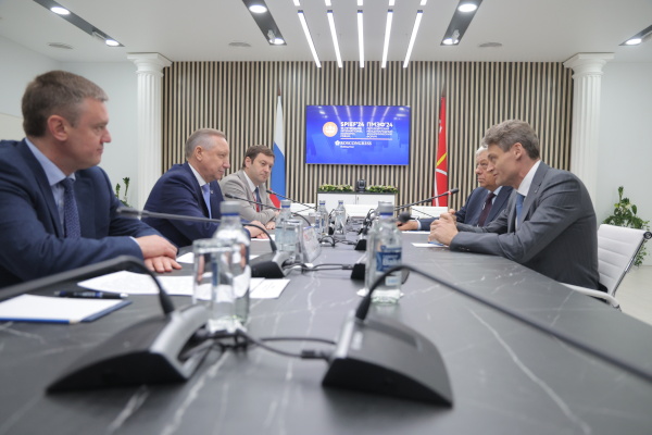 Подписание соглашения о сотрудничестве между Правительством Санкт‑Петербурга, АО «АБ «РОССИЯ» и ПАО «Сбербанк России»