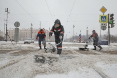 В районе продолжается уборка снега