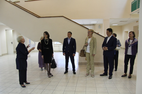 Ирина Бабюк поздравила воспитанников Детского дома при школе №46 с наступающим Днем знаний