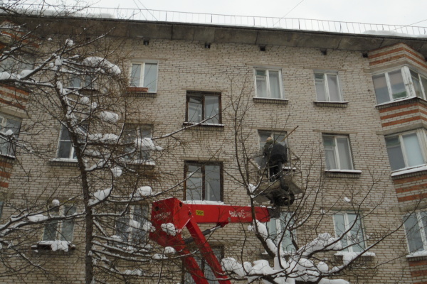 134 кровли очищено в Кировском районе