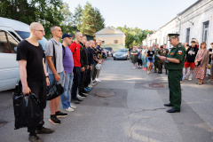 Призывников Петродворцового района торжественно проводили на срочную службу в ВС РФ