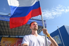 В День Государственного флага России подросткам Фрунзенского района вручили паспорта