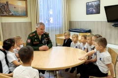 Воспитанники детского сада познакомились с жизнью кадетского корпуса