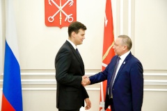 Зампредседателя Комитета по молодежной политике Иван Есипов отправляется добровольцем в армию
