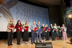 Глава района Александр Забайкин поздравил работников культуры