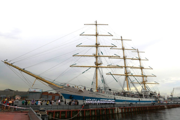 8августа - Юнги вернулись на паруснике «Мир»