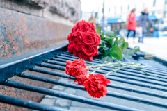 В Петербурге почтили память погибших в результате теракта в петербургском метро