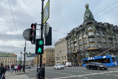 Работоспособность пешеходных светофоров на пересечении Невского проспекта с каналом Грибоедова восстановлена
