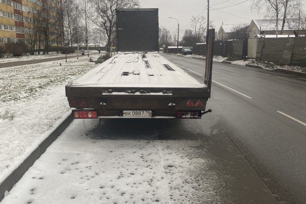 Администрация Красносельского района Санкт‑Петербурга уведомляет о выявлении разукомплектованного транспортного средства