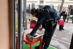 В детских садах Центрального района начали выдавать продуктовые наборы