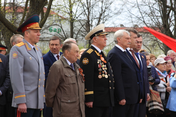 Торжественная церемония открытия стелы "Город воинской славы" в Колпино 