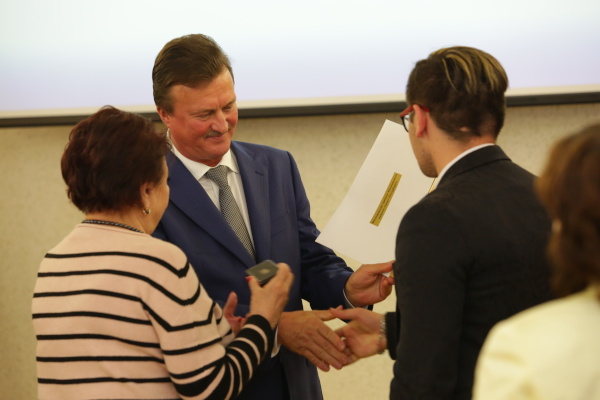 Церемония вручения Молодежной премии Московского района